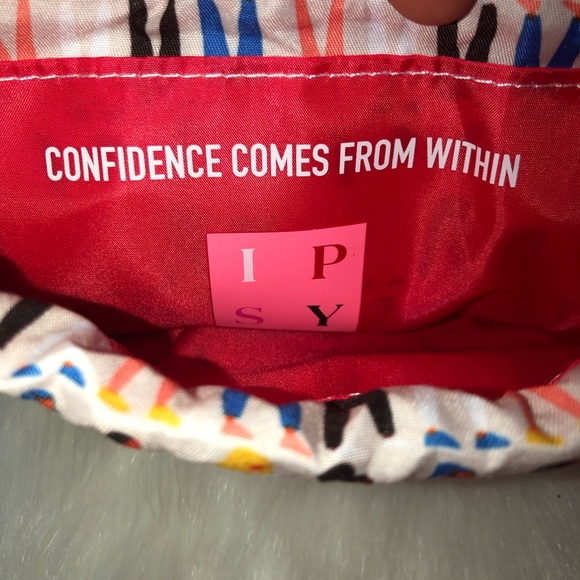 🌟 Free W/Cosmetic purchase or $4 - Picture 8 of 8